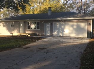 5721 Prairie St, Cedar Falls, IA 50613