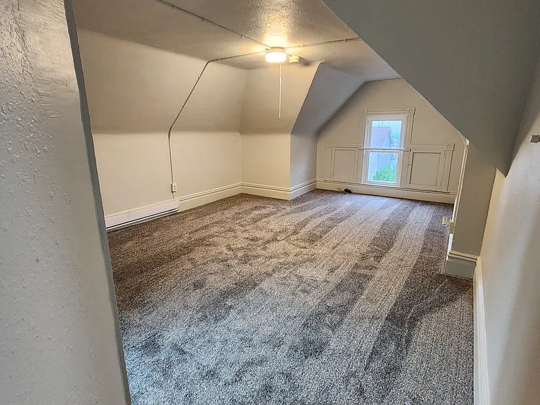 210 Radcliffe St — Photo 30