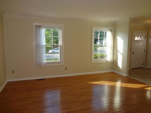4th image of 224 Assisiview Ct