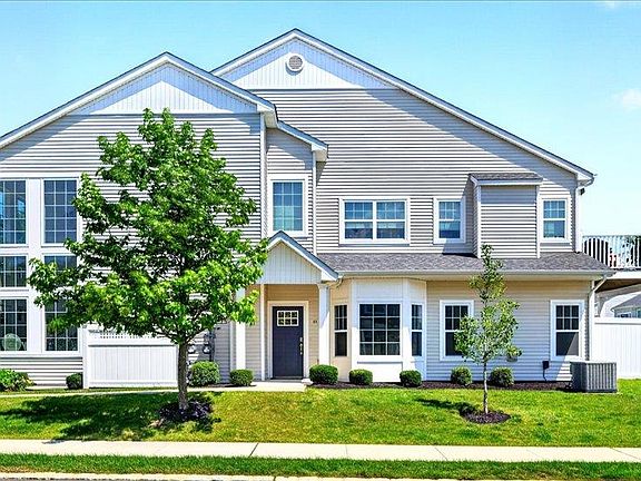 2nd image of 61 Avery Drive N