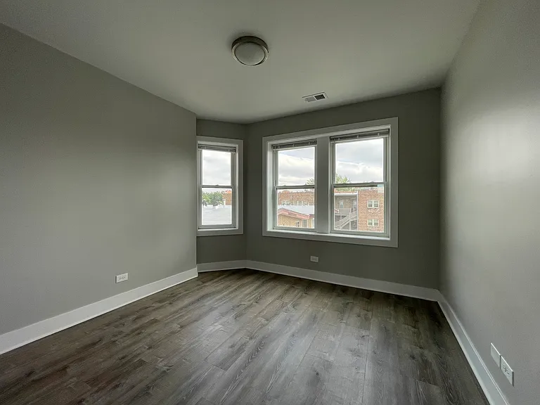 722 N Austin Blvd #1E — Photo 9