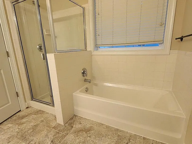 15886 Mackenzie Manor Dr — Photo 20