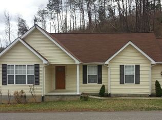 75 Rose St, Paintsville, KY 41240