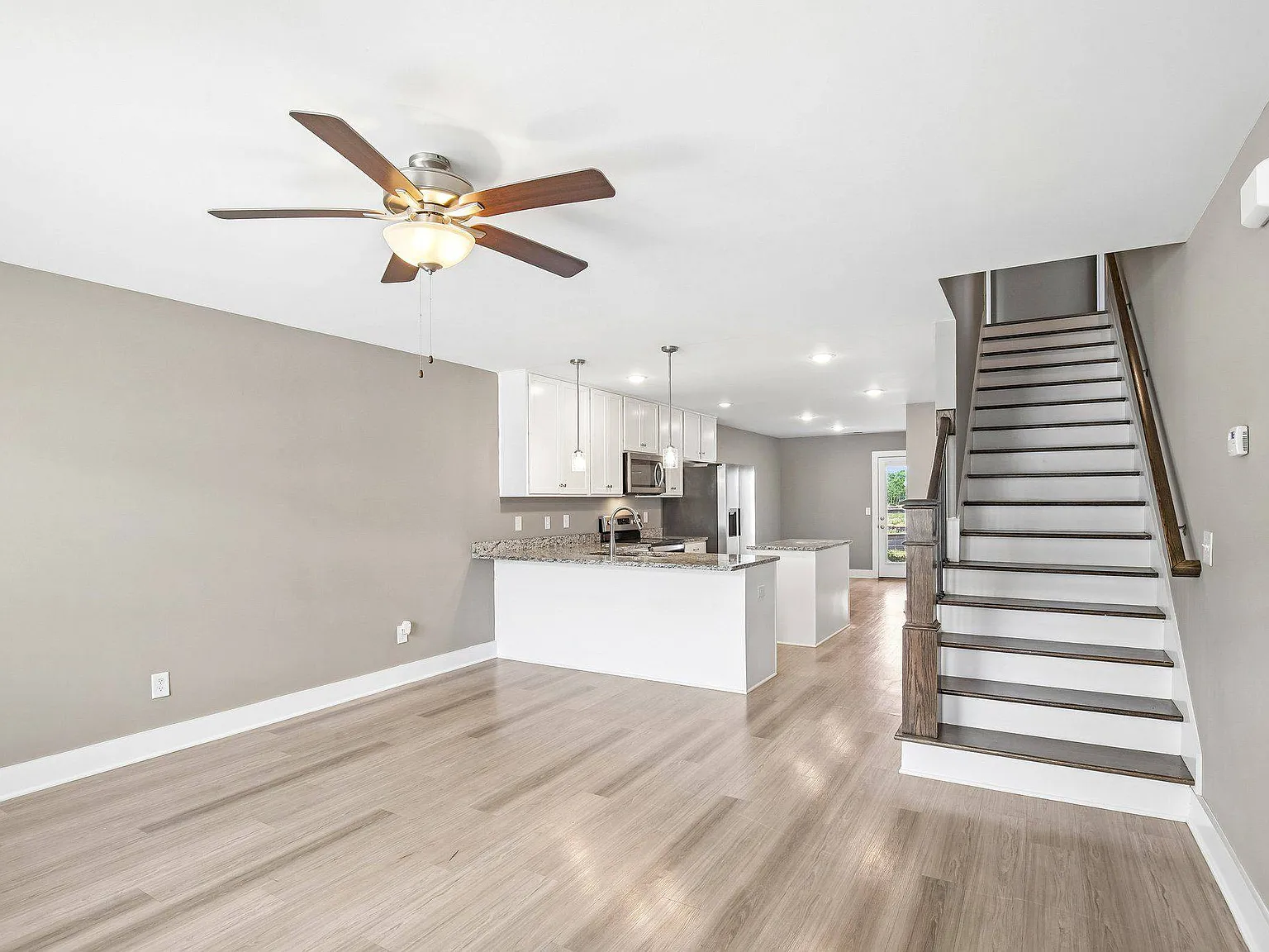 South Maple Townhomes — Photo 4