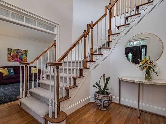 4th image of 2465 Summeroak Dr