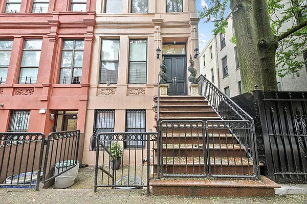 Rented by Oxford Property Group | media 12