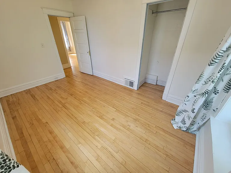 422 N 13th Ave E — Photo 13