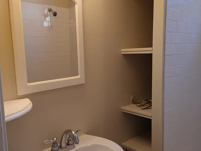 1118 Melpomene St #A — Photo 8