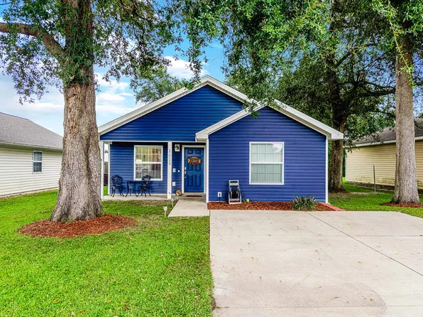 135 Pridgeon Ln, Wewahitchka, FL 32465
