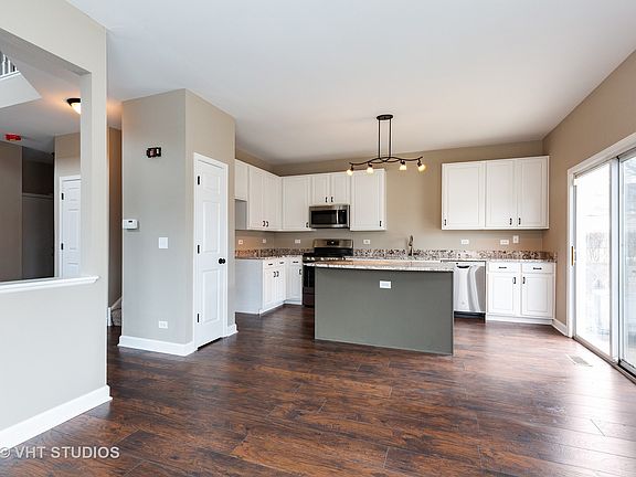 4th image of 305 Thornwood Way Unit E