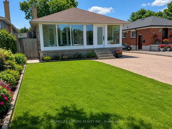 37 Miramar Cres, Toronto, ON M1J 1R3