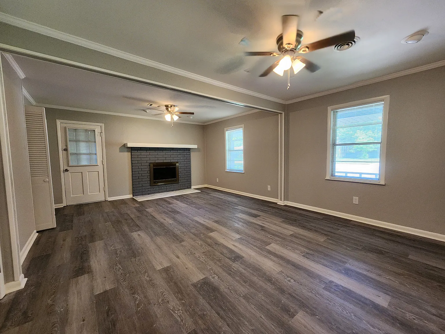 1005 Thompson Street - 1 — Photo 4