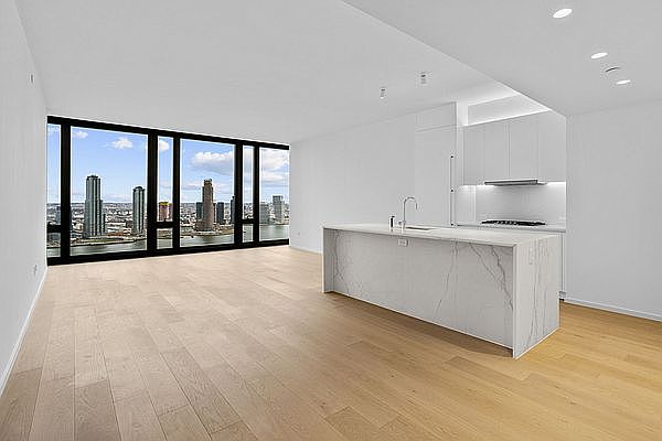 1st image of 695 1st Ave #34L
