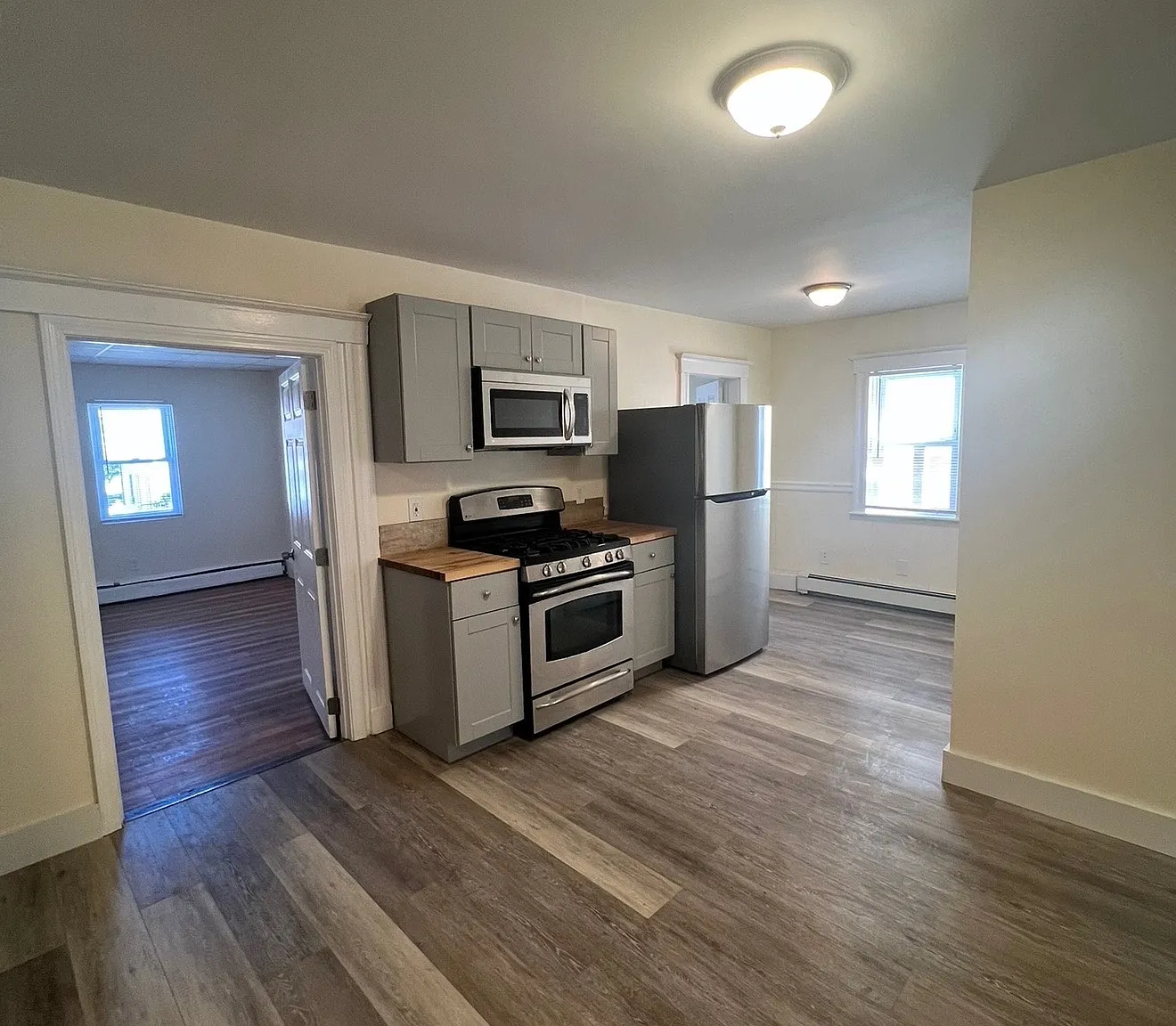 3 bed, $3,200 — Photo 4