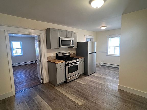 4th image of 14 Park St #1