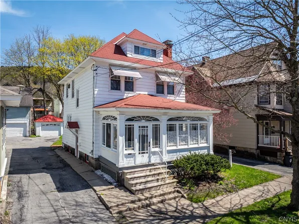 26 Petrie St, Little Falls, NY 13365