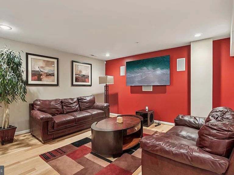 15206 Derbyshire Way — Photo 13