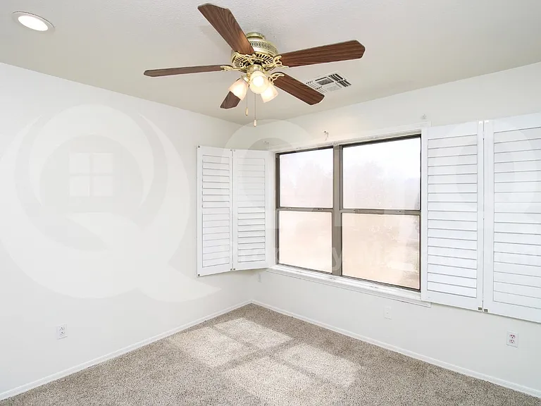 5216 E Florian Ave — Photo 13