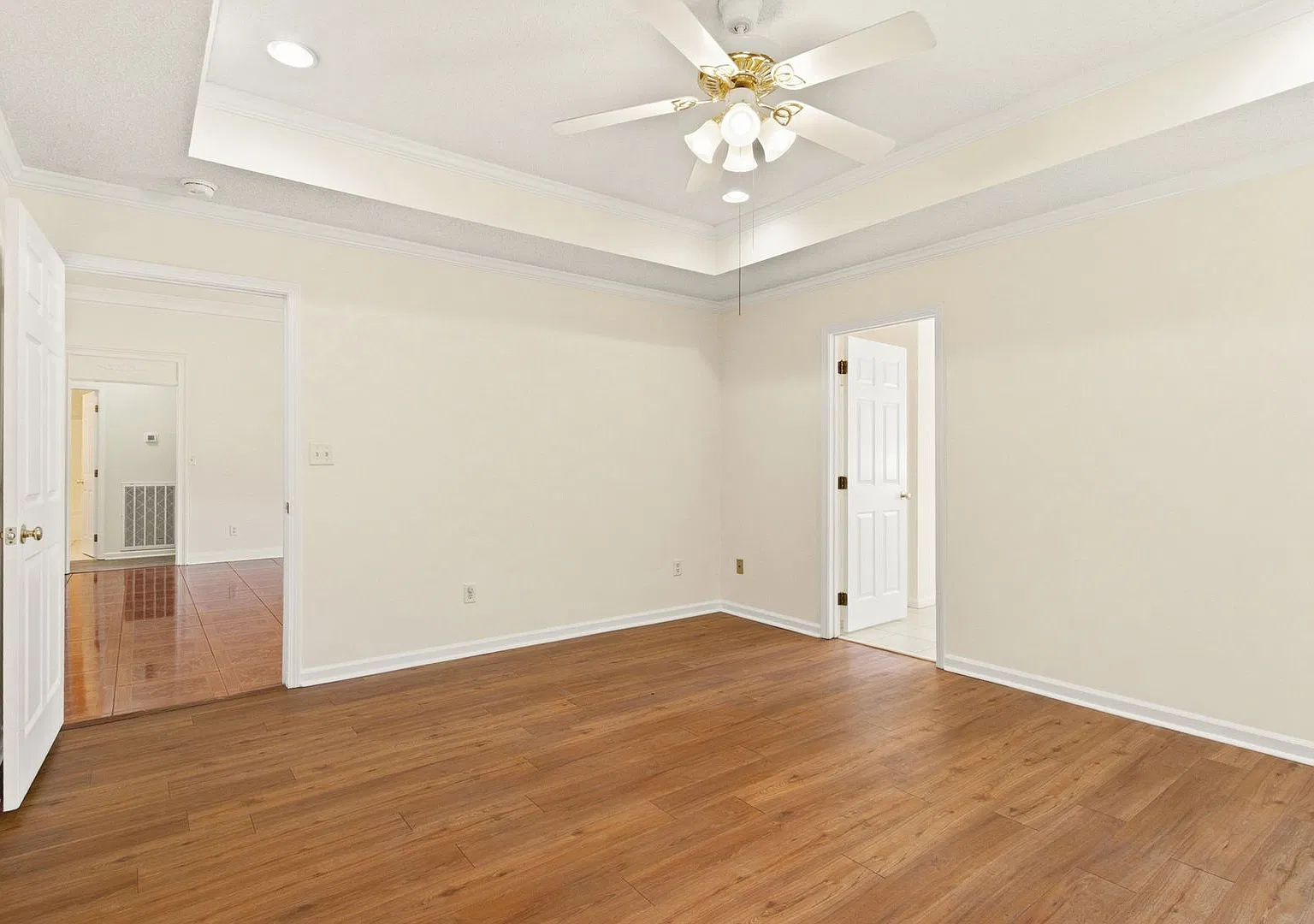 4 Bedroom | 2 Bath | Hillcrest Area — Photo 2