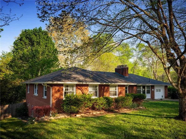 161 Oakwood Ests, Scott Depot, WV 25560