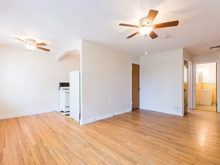 Elegante Apartments — Photo 18