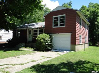 427 S Johnson St, Macomb, IL 61455