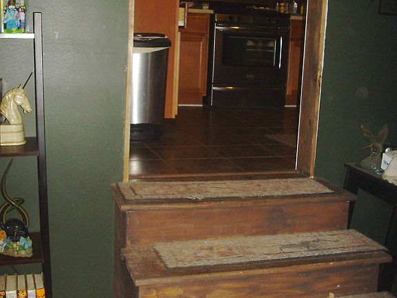 5th image of 2656 Vigo St