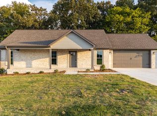 128 Autumn Dr, Killen, AL 35645
