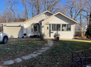 1846 1st St, Moline, IL 61265