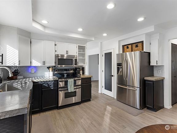 4th image of 11301 193rd Avenue E