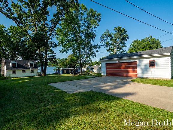 2nd image of 13665 Sunset Shores Dr NE
