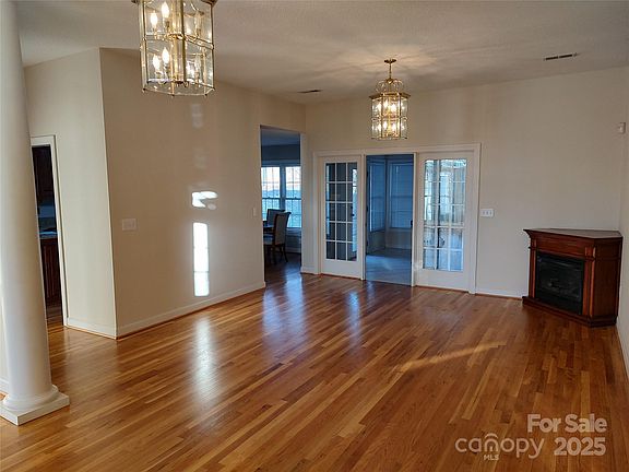5th image of 1018 Merrywood Dr