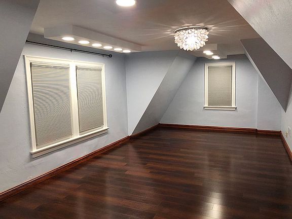 2nd floor big bedroom 