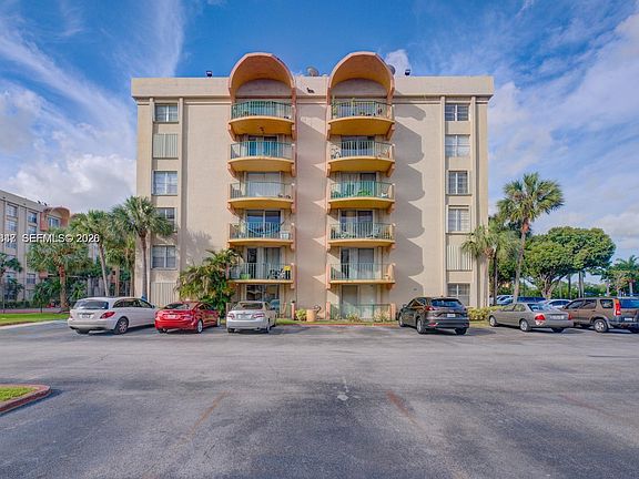 3rd image of 9320 Fontainebleau Blvd APT 215