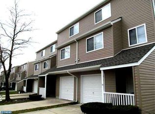 5 Regency Dr, Mount Holly, NJ 08060