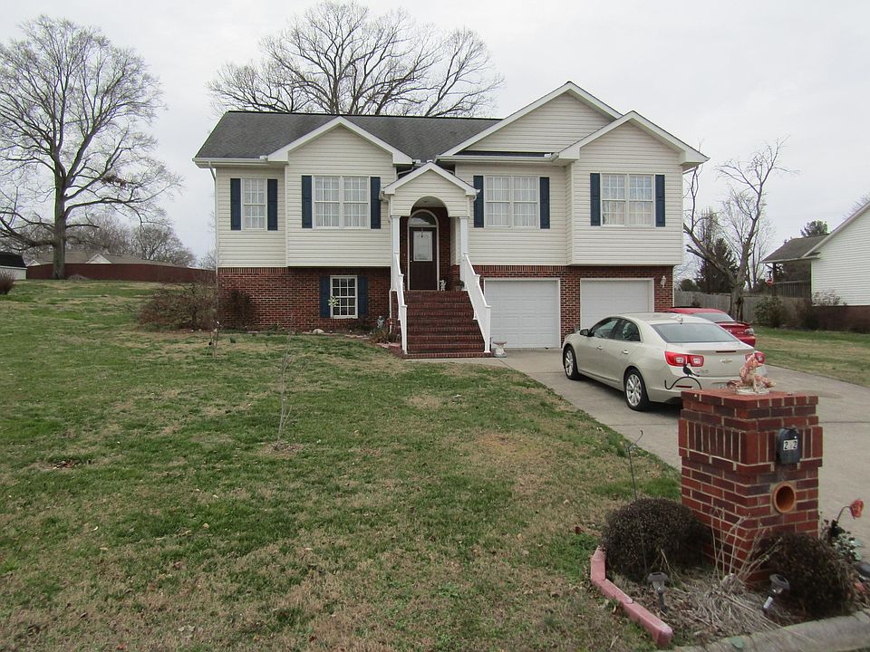 1st image of 202 Fox Meadows Dr