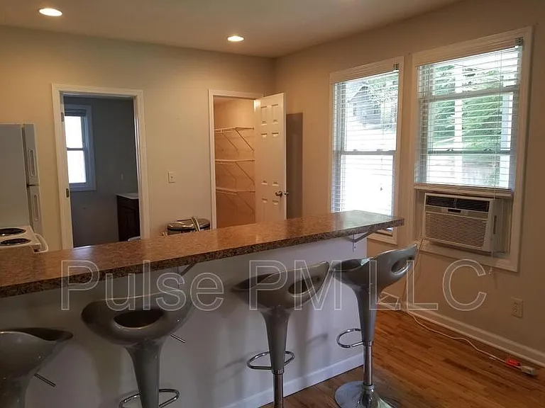 58 Tower Hill Rd — Photo 8