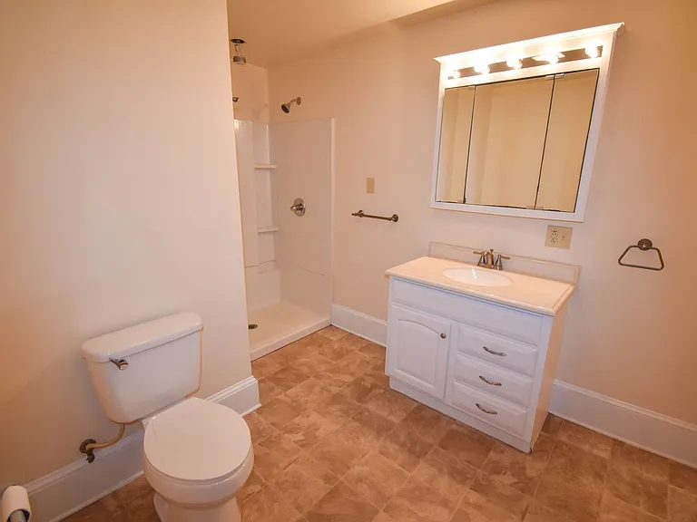 309 Center St — Photo 19