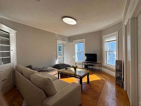 4th image of 12 Dayton St APT 2