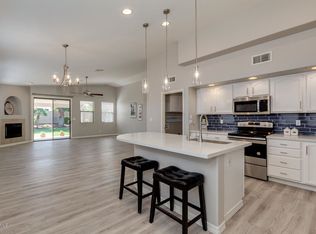 321 E Stonebridge Dr, Gilbert, AZ 85234