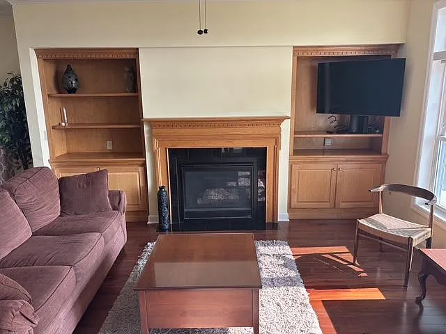 50 Lakeside Dr #C101 — Photo 3