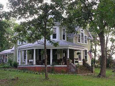 FRONT VIEW OF 1903 VICTORIAN TREASURE