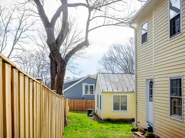 128 Goodman St APT C, Charlottesville, VA 22902