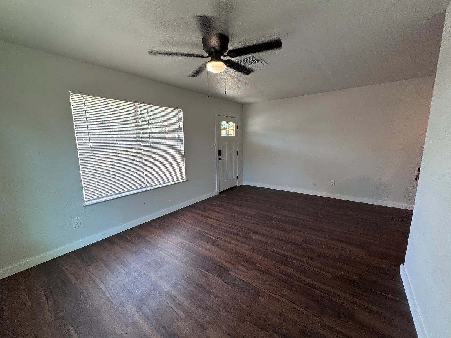 2 bed, 810 sqft, $1,400 — Photo 2