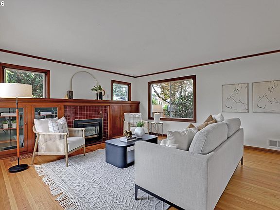 3rd image of 2031 NE 58th Ave