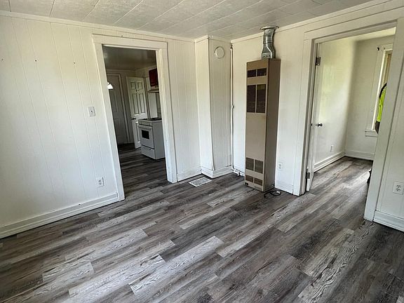 5th image of 2802 Nern St APT 2