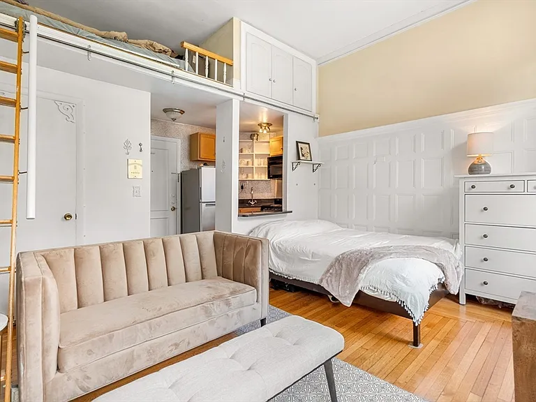 425 Beacon St #2 — Photo 3