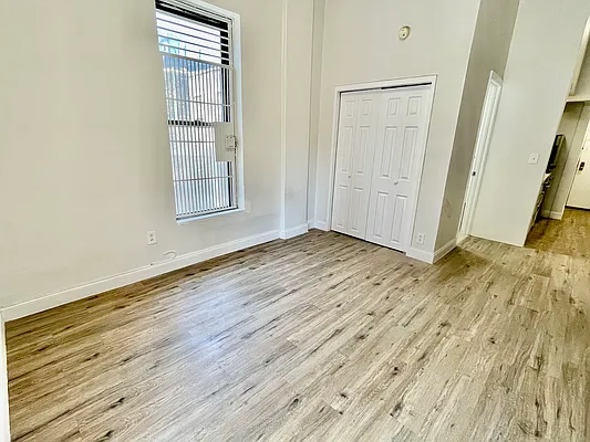 Rented by R New York | media 38