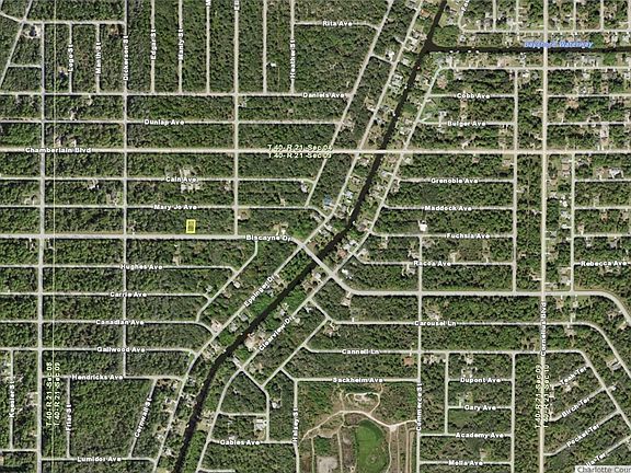 3rd image of 972 Biscayne Dr