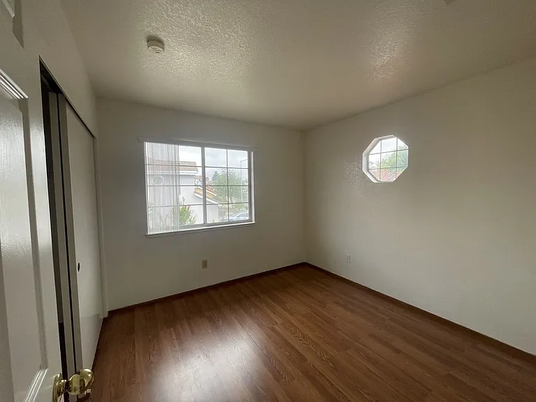 125 Ramsgate Way — Photo 11